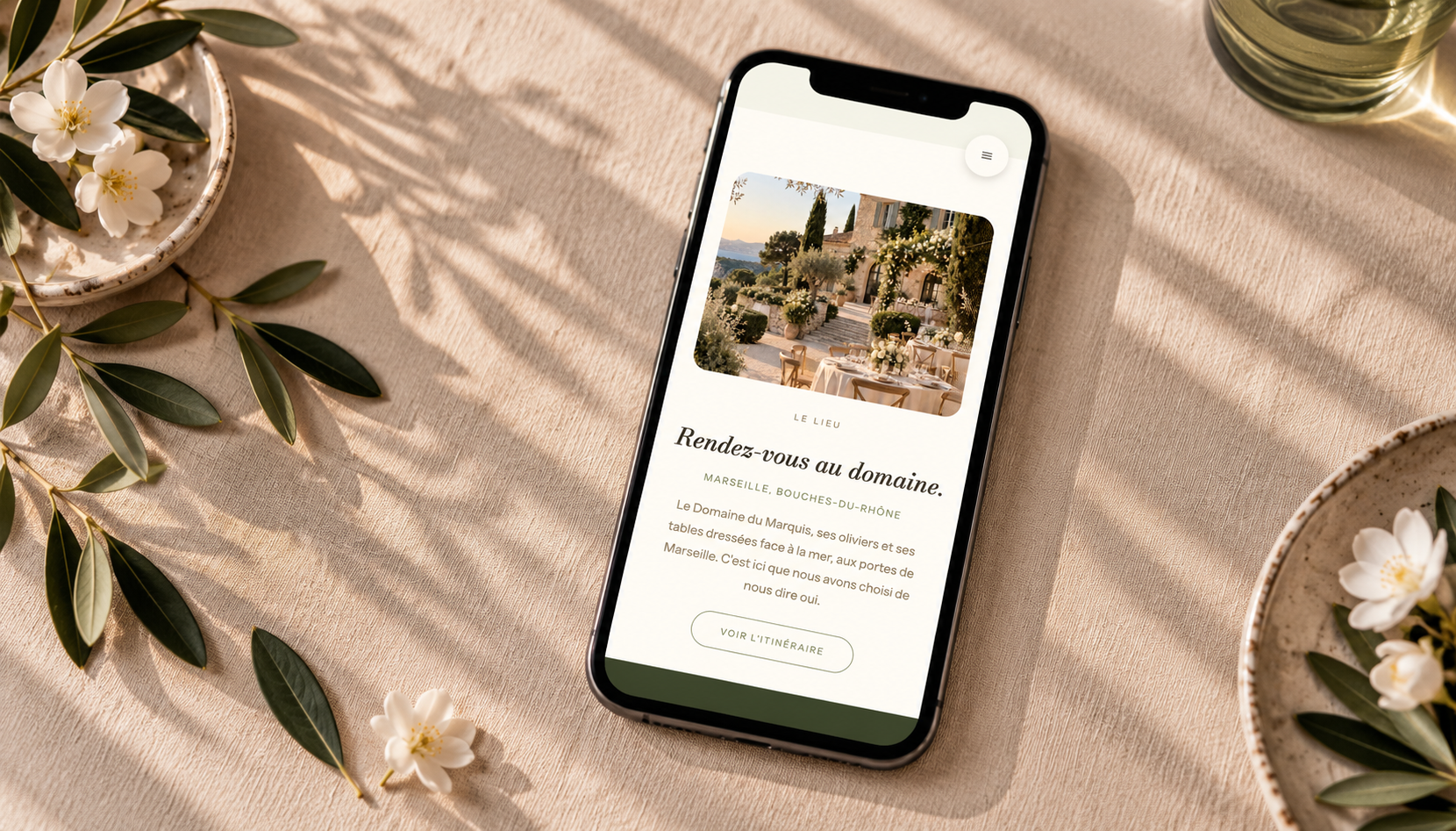 Mini-site de mariage affiché sur un smartphone